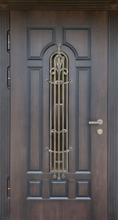 Входная термодверь с кованой решеткой, остеклением и панелями МДФ